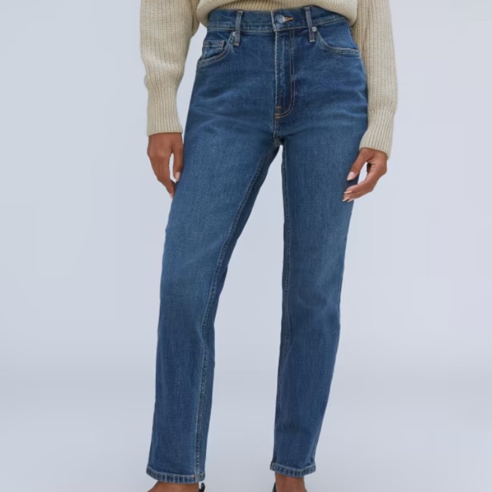 Everlane The Curvy Cheeky Straight Jean in Midnight Wash